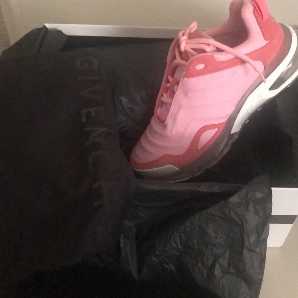 Givenchy Sneaker - Picture 5 of 6